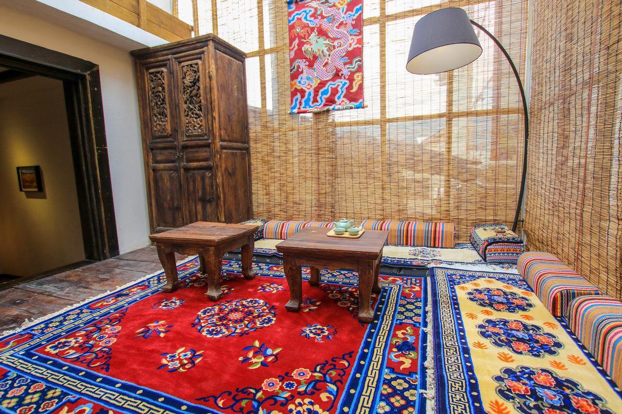 Energy Space Healing Inn Shangri-La Buitenkant foto