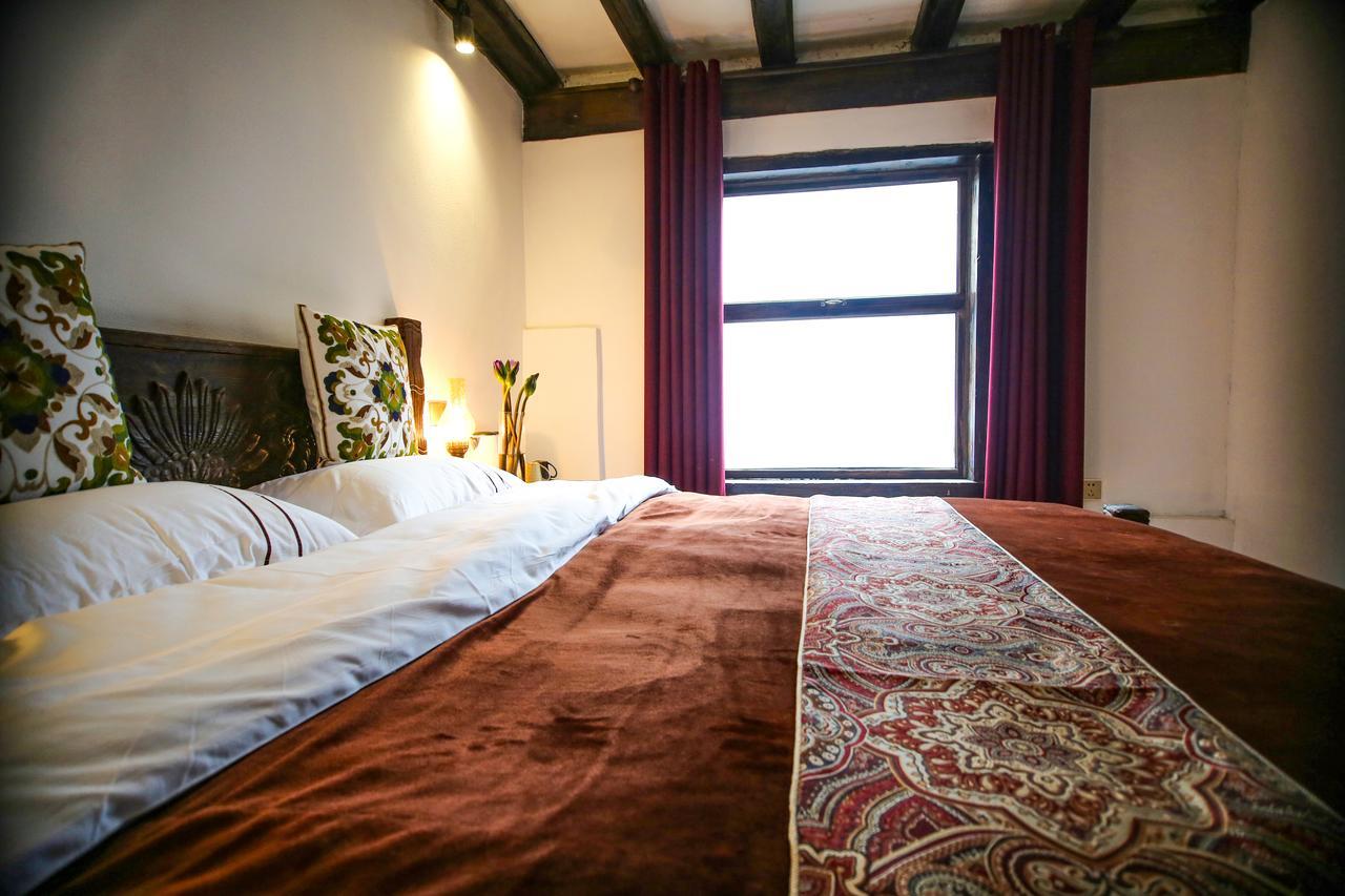 Energy Space Healing Inn Shangri-La Buitenkant foto